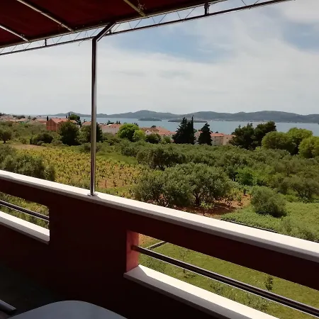 Apartament „drei Palmen“ Sveti Filip i Jakov