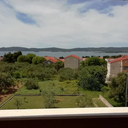 „drei Palmen“ Apartamento Sveti Filip i Jakov