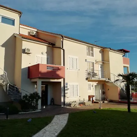 „drei Palmen“ Sveti Filip i Jakov