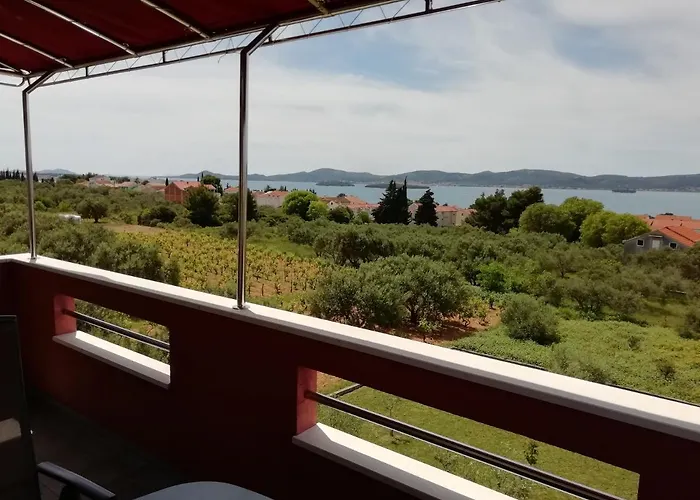 Apartmán „drei Palmen“ Sveti Filip i Jakov