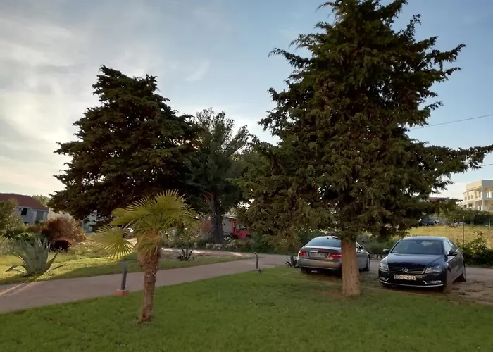 Apartman „drei Palmen“ Sveti Filip i Jakov