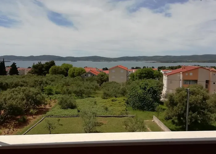 „drei Palmen“ Apartman Sveti Filip i Jakov