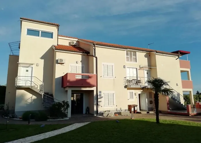 Daire „drei Palmen“ Sveti Filip i Jakov